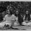 Group of Tahitian native girls