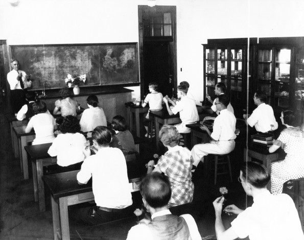 [Unknown teacher with students in botany class at Madison College]