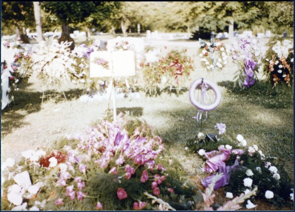 Graveside of E. A. Sutherland at his funeral, Spring Hill Cemetery, 1955