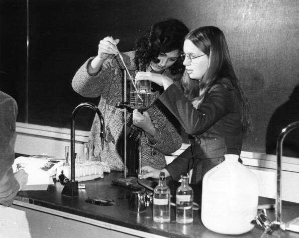 Kingsway College students in the chemistry lab