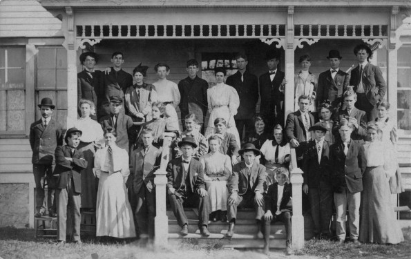 Cedar Lake Academy student group, 1907