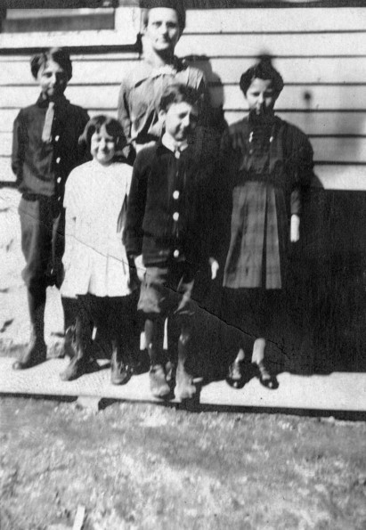 Students and their teacher at the Centralia Seventh-day Adventist Church School (Ill.) about 1914-1915