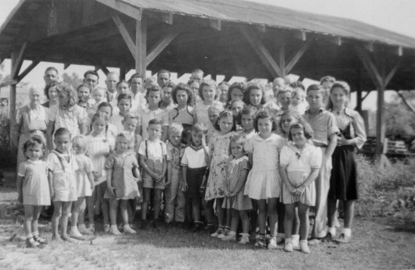 Clinton Theological Seminary : group of believers before the opening of the J. Rosenback series of meetings