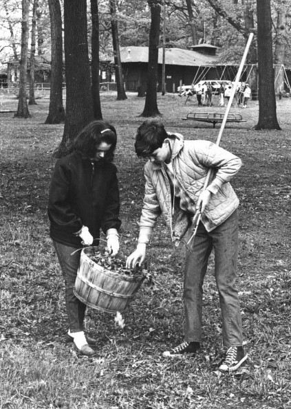 Andrews University Elementary Junior High students volunteer in the clean-up project