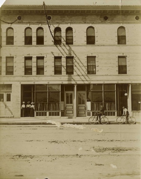 Battle Creek Sanitarium bath treatment rooms in an unknown city