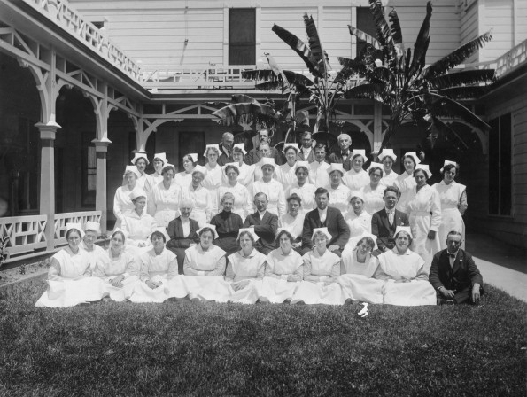 Paradise Valley Sanitarium administration and nurses, 1920