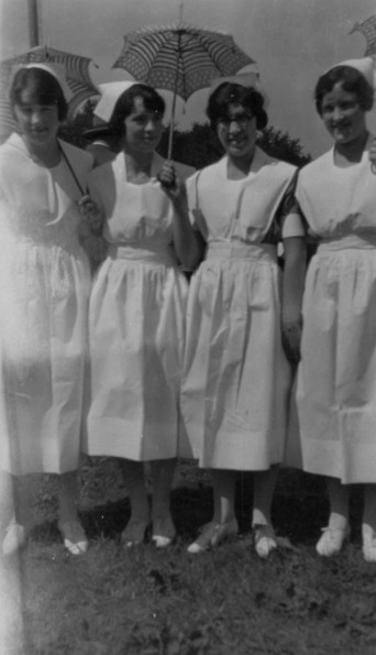 Hinsdale Sanitarium and Hospital nursing enjoying the sun