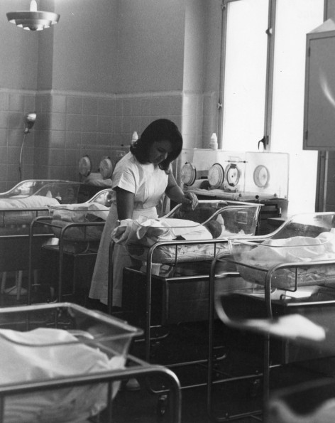 Hinsdale Sanitarium and Hospital staff care for newborn babies