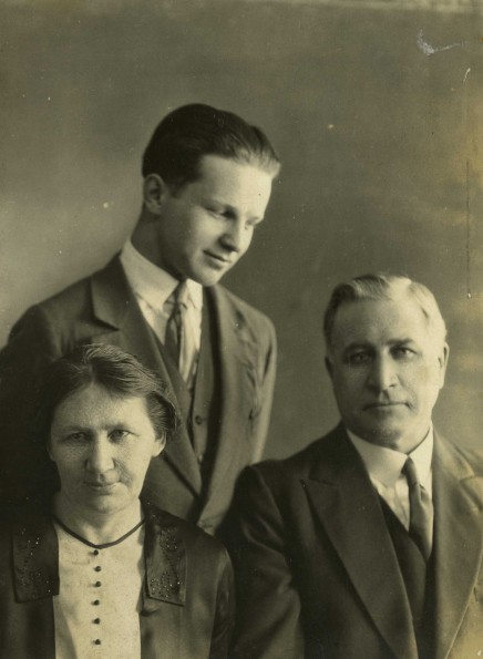 Ferdinand A. and Anna C. Stahl with their son Wallace E. Stahl