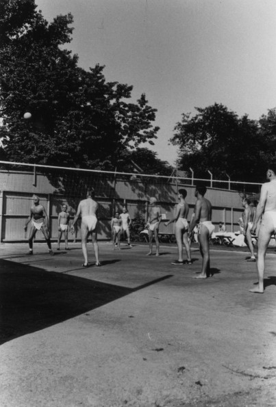 Battle Creek Sanitarium male patients playing volleyball