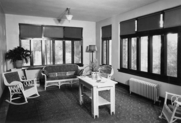 Hinsdale Sanitarium and Hospital sun room or lounge