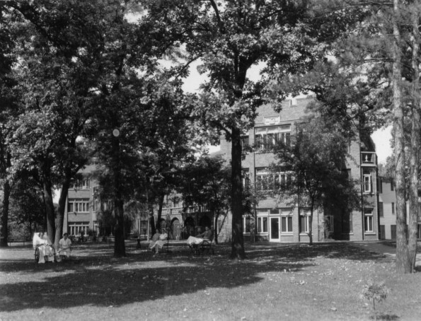 Hinsdale Sanitarium and Hospital