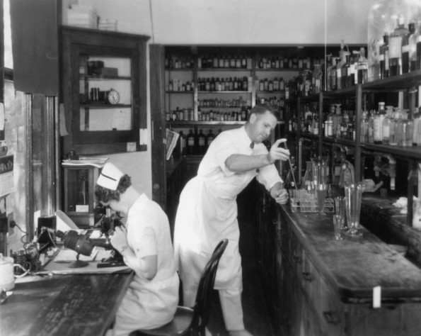 Hinsdale Sanitarium and Hospital medical laboratory