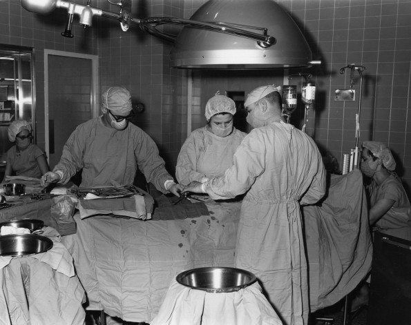 Hinsdale Sanitarium and Hospital surgical team at work
