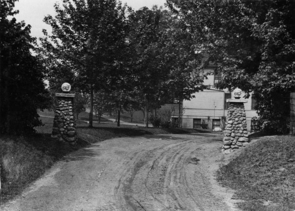 Emmanuel Missionary College Campus Scenes (Entrance)