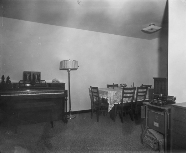 Andrews University Garland Apartments (Interior)