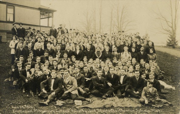 Emmanuel Missionary College faculty and students, January 1914.