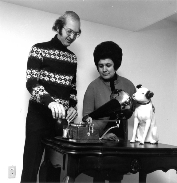 [Phonograph on display at Andrews University hobby show]