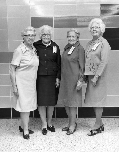 [Alumni touring Ruth Murdoch elementary]