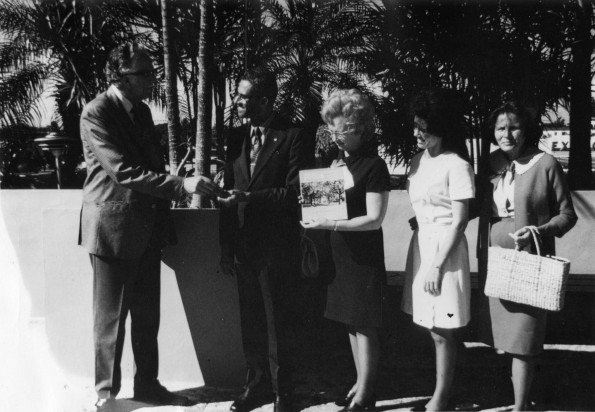 [Horace John Shaw greeting alumni]