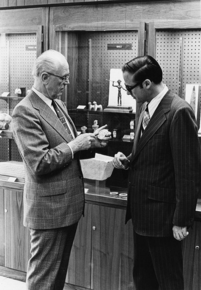 [Siegfried Horn and Tulio Peverini discuss a museum collection]