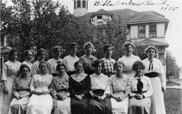 [The 1915 Emmanuel Missionary College Bible workers' band]