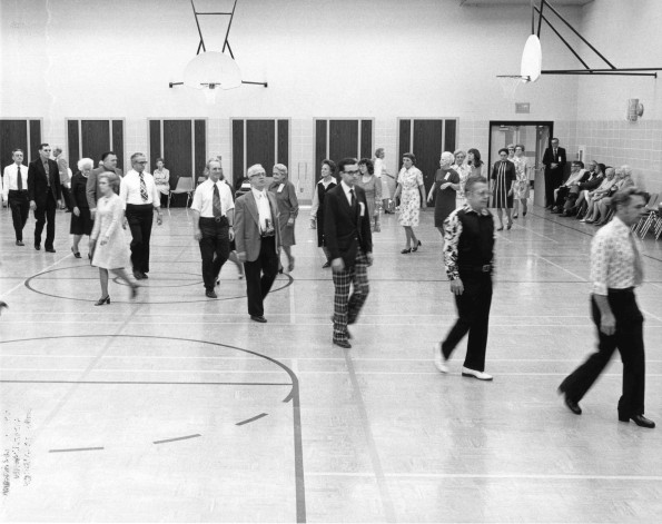 [Alumni marching at Ruth Murdoch elementary]