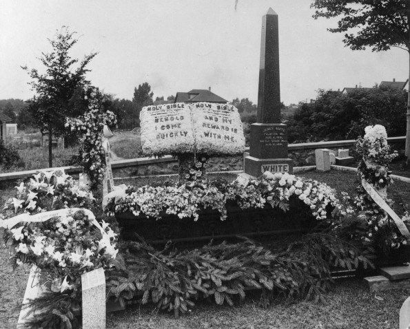 [Ellen G. White's grave site in the Oak Hill Cemetery 1915 with her casket and flowers from the funeral]