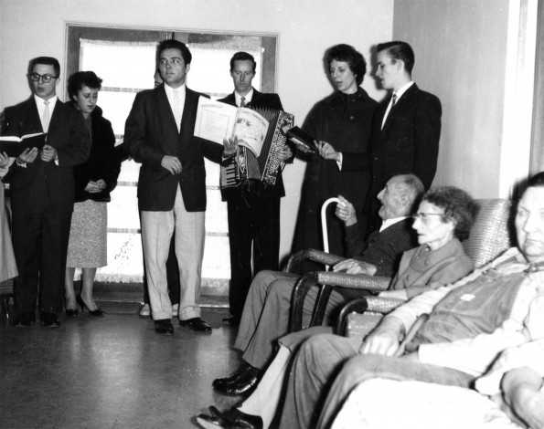 [Andrews University students visit a nursing home]