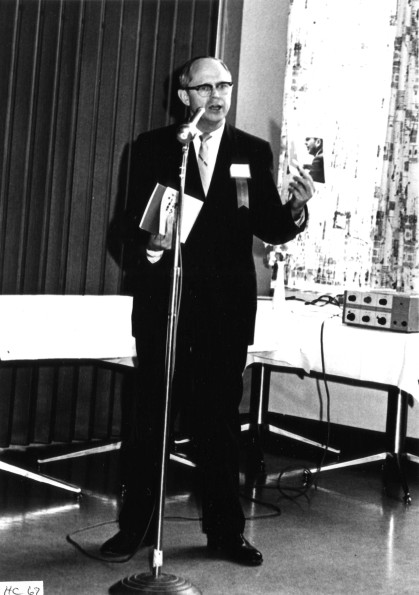 Richard L. Hammill speaking at the Andrews University Alumni Association meeting