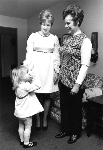 [Fashion show held by women's club]