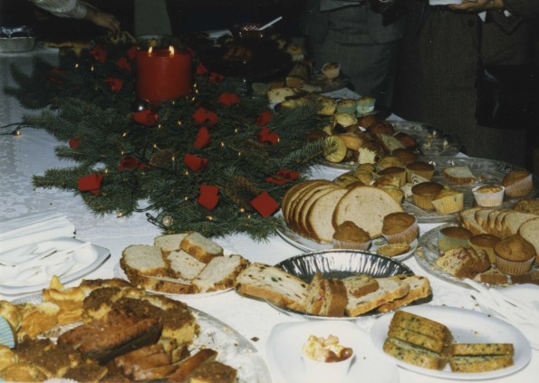 [Christmas breakfast held in the basement of Pioneer Memorial Church in 1986]