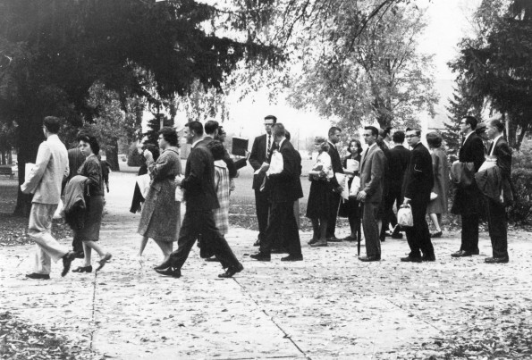 [People taking part in an ingathering campaign]