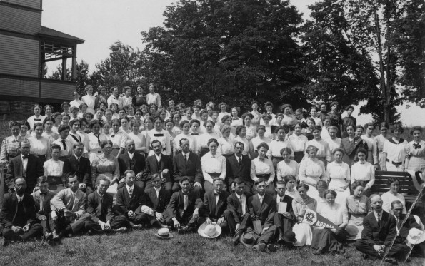 [1913 summer school class at Emmanuel Missionary College]