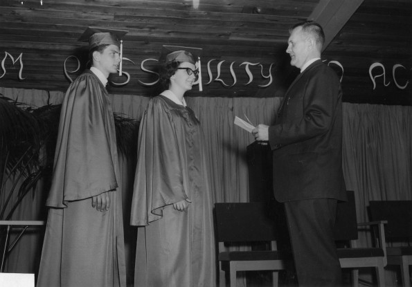 Andrews University Illinois Chapter alumni is giving scholarships to two students