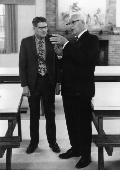 [Wilson J. Trickett visting with alumni]