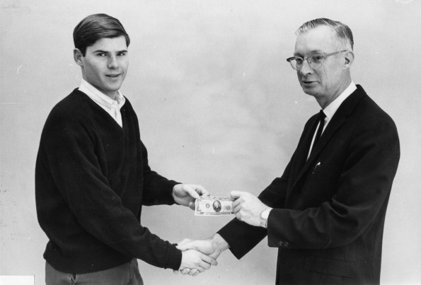 [Leonard Hill presents an award to Larry Jackson]