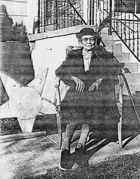 [Anna Knight with the start from James Edson White's steamboat, the Morning Star]