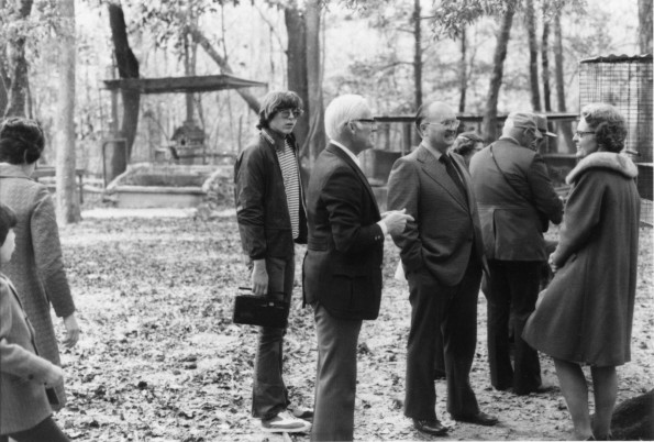 [Andrews University alumni visiting a zoo as part of the 1972 AUAA retreat in Florida]