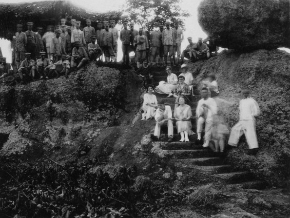 Western people and Chinese policemen