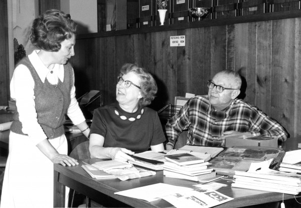 [Louise Dederen and Mary Jane Mitchell at James White Library]