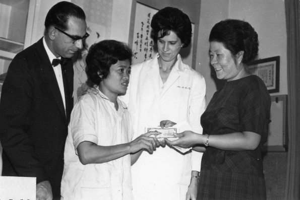 Andrews University alumni working in Taiwanese hospital help a patient