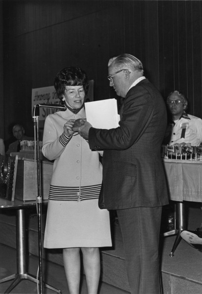 [Presentation of an award during Andrews University's 1972 alumni homecoming]