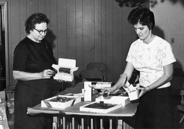 [Pioneer Memorial Church members packing Valentine's Day cookies for Andrews University students]