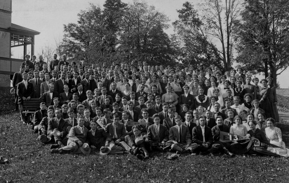 [1913 summer school class at Emmanuel Missionary College]