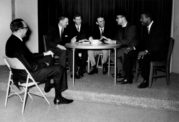 [Seminary students discussing topics with John Kroncke]