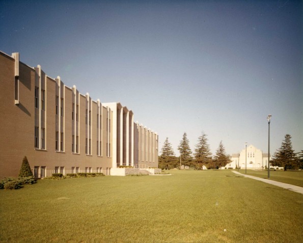 [Seminary Hall which houses both the SDA Theological Seminary and the School of Graduate Studies]