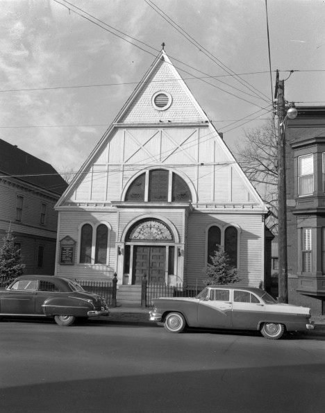 A vertical view of Troy Church from the street