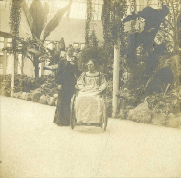 [Two unknown women in the Palm Garden at the Battle Creek Sanitarium]
