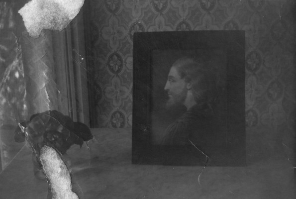 [Ellen G. White's bedside table at Elmshaven]